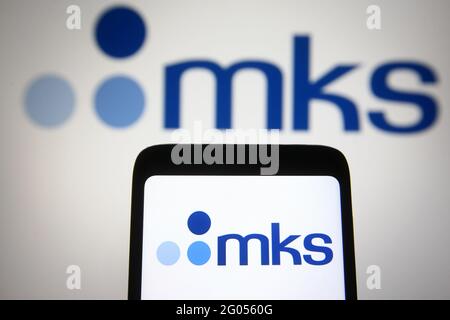 Ukraine. 31 mai 2021. Dans cette illustration, le logo MKS instruments apparaît sur un smartphone et un écran de pc. (Photo de Pavlo Gonchar/SOPA Images/Sipa USA) crédit: SIPA USA/Alay Live News Banque D'Images