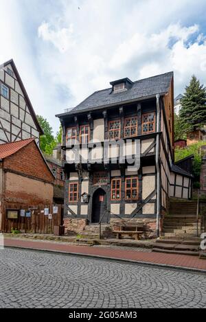 Stolberg, Allemagne. 24 mai 2021. Le musée Altes Bürgerhaus dans la Rittergasse. La maison à colombages a été construite vers 1450. Credit: Stephan Schulz/dpa-Zentralbild/ZB/dpa/Alay Live News Banque D'Images