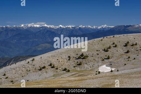 Vues depuis le sommet de Pedró dels quatre Batlles, dans la chaîne de Port del Comte (Lleida, Catalogne, Espagne, Pyrénées) Banque D'Images