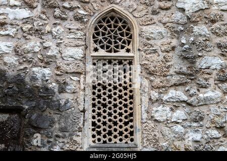 Mosquée de Roznamedzi Ibrahim-efendi, Mostar, Herzégovine, Bosnie-Herzégovine. Seule mosquée non touchée par la guerre de Bosnie 1992-1995 Banque D'Images