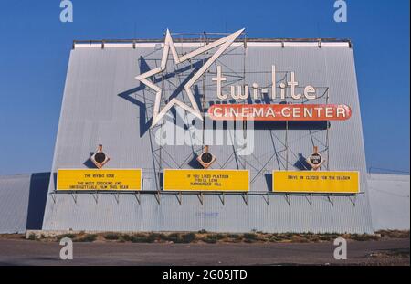 Amérique des années 1980 - Twin-Lite Cinema Center, Great Falls, Montana 1987 Banque D'Images