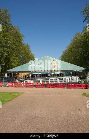 Le bientôt ouvert Van Gogh Alive expérience immersive et multi-sensoriel à Kensington Gardens, Kensington, Londres, W8, Angleterre, ROYAUME-UNI Banque D'Images