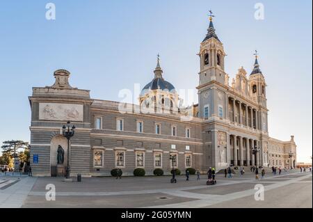 MADRID, ESPAGNE - 25 OCTOBRE 2017 : cathédrale de la Almudena à Madrid, Espagne Banque D'Images