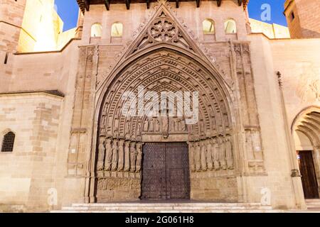 Porte de la Cathédrale Sainte de la Transfiguration du Seigneur à Huesca, Espagne. Banque D'Images