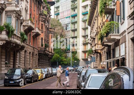 Entre la rue via Mozart et la rue via Vivaio, non loin de Corso Venezia dans le centre-ville de Milan, Lombardie, Italie, Europe Banque D'Images