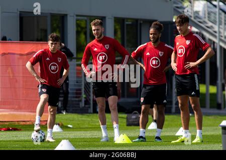 Hensol, Royaume-Uni. 1er juin 2021. Joe Rodon du pays de Galles pendant l'entraînement à la station de Vale devant leur amical international contre la France demain. Crédit : Lewis Mitchell/Alay Live News Banque D'Images