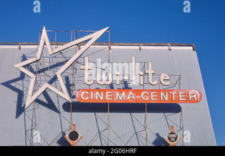 Amérique des années 1980 - Twin-Lite Cinema Center, Great Falls, Montana 1987 Banque D'Images