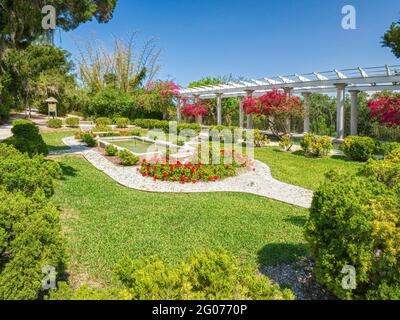 Sunken Garden et Pergola au musée historique de Spanish point et complexe environnemental à Osprey, Floride. ÉTATS-UNIS Banque D'Images