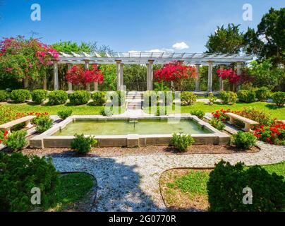 Sunken Garden et Pergola au musée historique de Spanish point et complexe environnemental à Osprey, Floride. ÉTATS-UNIS Banque D'Images