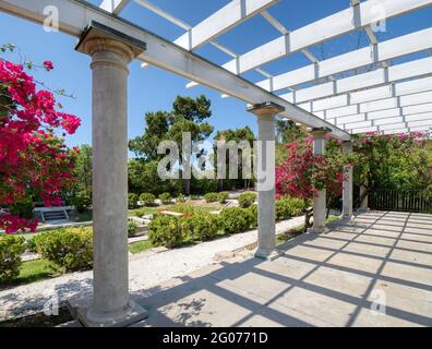 Sunken Garden et Pergola au musée historique de Spanish point et complexe environnemental à Osprey, Floride. ÉTATS-UNIS Banque D'Images