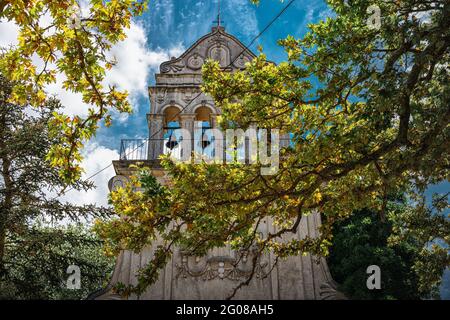 Un carillon de quatre cloches dans le monastère d'Agios Gerasimos, Kefalonia Banque D'Images