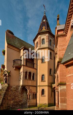 FRANCE, HAUT-RHIN (68), EGUISHEIM, CHÂTEAU DES COMTES ET CHAPELLE SAINT-LEON IX Banque D'Images