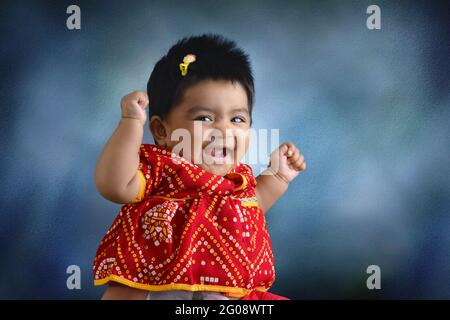 Photo de stock - belle petite fille. Jolie petite princesse enfant Banque D'Images