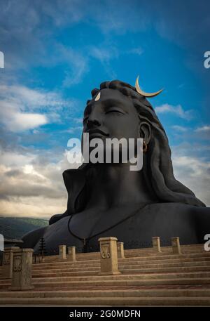 adiyogi shiva statue de perspectives différentes unique image est prise à dhyanlinga coimbatore inde le 02 2020 janvier. il s'agit de la statue shiva fait de s. Banque D'Images