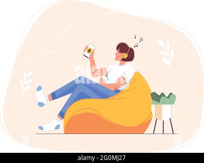 Flat Happy teen girl dans un casque assis à la maison dans un sac de haricot chaise et en utilisant un smartphone pour l'éducation en ligne. Femme se détendant et écoutant de la musique, des podcasts audio, de la radio ou des livres audio sur un téléphone portable Illustration de Vecteur