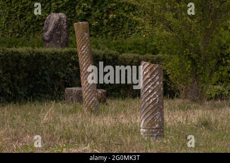 Colonnes cassées dans l'amphithéâtre de Capuan Banque D'Images