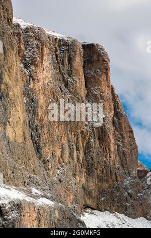 montagne et paysage sur le lac de Braies dans le Trentin-Haut-Adige en Italie Banque D'Images