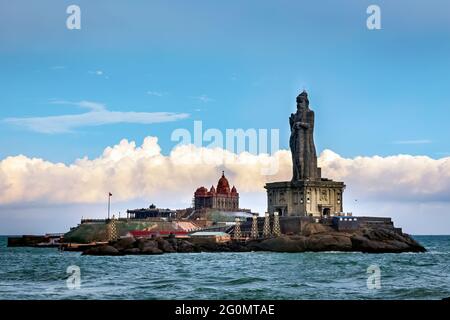 Magnifique ciel spectaculaire nuages climat de mousson à Kanyakumari plage Tamilnadu, sud de l'Inde. Banque D'Images