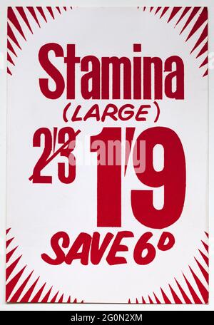 Étiquette d'affichage des prix de vente des années 1970 - nourriture pour chiens Stamina Banque D'Images