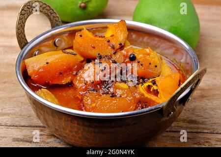 Curry de mangue brute verte de style indien ou rajasthani Banque D'Images