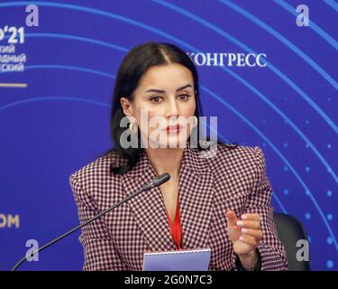 Saint-Pétersbourg, Russie. 02 juin 2021. Tinatin Kandelaki, productrice générale, Match TV parle au Forum économique international de Saint-Pétersbourg (SPIEF) sur « Qu'est-ce que la Russie va venir avec? ». Crédit : SOPA Images Limited/Alamy Live News Banque D'Images