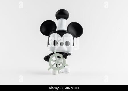 CHESTER, ROYAUME-UNI - 8 MAI 2021: Mickey Mouse en tant que Steamboat Willie Funko Pop Banque D'Images