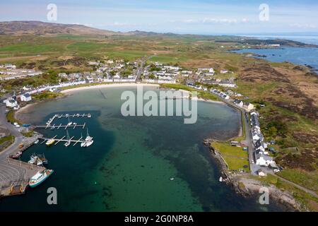 Vue aérienne du village de Port Ellen sur Islay dans Inner Hebrides, Écosse, Royaume-Uni Banque D'Images