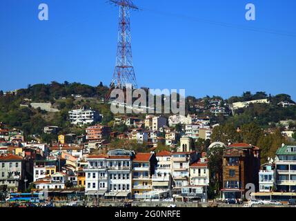 Istanbul, Turquie - 25 octobre 2013 : vue sur l'arnavutkoy à Istanbul, Turquie. Banque D'Images