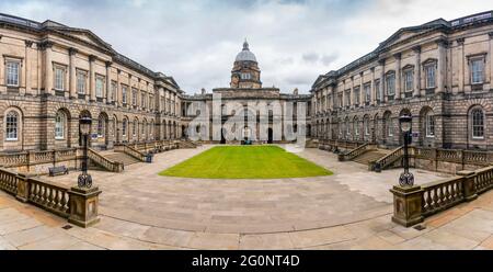 Vue extérieure du quadrilatère Old College de l'université d'Édimbourg, Edimbourg, Écosse, Royaume-Uni Banque D'Images