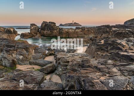 Magnifique et insolite image de paysage du phare de Godrevy sur Cornouailles côte Banque D'Images