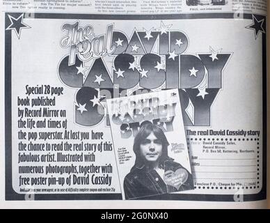 Publicité pour le livre d'histoire de David Cassidy dans le magazine Record Mirror des années 1970 Banque D'Images