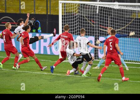 Goalchance Mats HUMMELS (GER, 2ème à partir de la gauche), Thomas MUELLER (GER) et Matthias GINTER (GER), action, scène de zone de pénalité. Football Laenderspiel, jeu amical, Allemagne (GER) - Daenemark (DEN) sur 02.06.2021 à Innsbruck/Tivoli Stadium. Banque D'Images