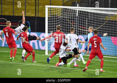 Goalchance Mats HUMMELS (GER, 2ème à partir de la gauche), Thomas MUELLER (GER) et Matthias GINTER (GER), action, scène de zone de pénalité. Football Laenderspiel, jeu amical, Allemagne (GER) - Daenemark (DEN) sur 02.06.2021 à Innsbruck/Tivoli Stadium. Banque D'Images