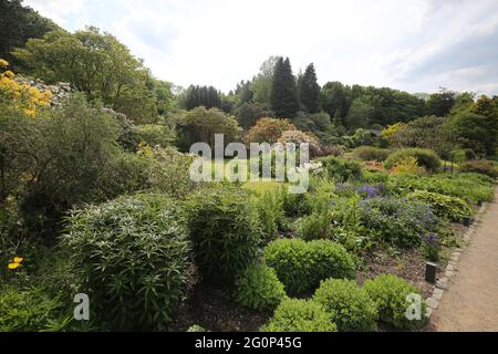 Château de Glenapp, Ballantrae, Girvan KA26 0NZ, Écosse, Royaume-Uni. 5 étoiles Luxury Castle Hotel, Ayrshire dans le sud-ouest de l'Écosse. Le jardin clos Banque D'Images