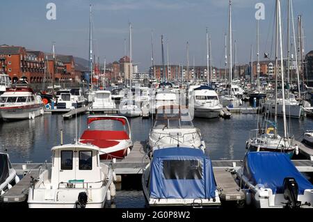 L'étendue de Swansea marina dans la vieille ville de Galle, dock UK Banque D'Images