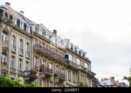 Appartements de luxe à l'architecture Art déco et haussmannienne dans le centre de Strasbourg Banque D'Images