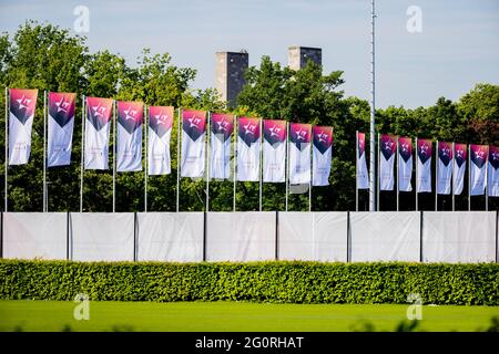 Berlin, Allemagne. 03ème juin 2021. Championnat allemand, Olympiapark Berlin : les drapeaux de finale sont en vol à l'Olympiapark Berlin. Credit: Christoph Soeder/dpa/Alay Live News Banque D'Images