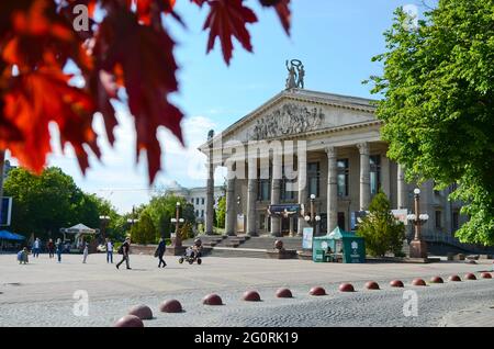 TERNOPIL, UKRAINE - 29 MAI 2021 - le théâtre régional de Taras Shevchenko est photographié à Ternopil, dans l'ouest de l'Ukraine. Banque D'Images