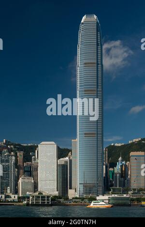 2ifc, le deuxième bâtiment le plus haut de Hong Kong, surplombe d'autres bâtiments de grande hauteur du centre, l'île de Hong Kong Banque D'Images