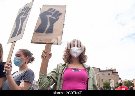 Rome, Italie. 02 juin 2021. (6/2/2021) manifestation à Rome sur la Piazza della Bocca della Verità organisée par les militants du mouvement Black Lives Matter Rome. (Photo de Matteo Nardone/Pacific Press/Sipa USA) crédit: SIPA USA/Alay Live News Banque D'Images