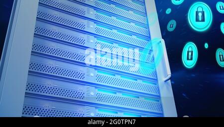 Composition des icônes de cadenas de sécurité en ligne sur le serveur de l'ordinateur Banque D'Images
