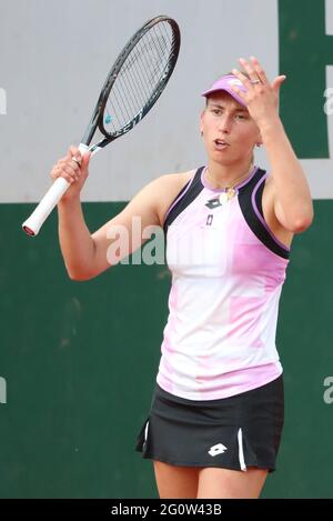 Belge Elise Mertens réagit lors d'un deuxième tour du tournoi féminin entre Belge Mertens (WTA 15) et Kazach Diyas (WTA 93) a Banque D'Images