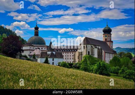 Kloster Sankt Trudpert - Münstertal im Schwarzwald Allemagne Photographie aérienne Banque D'Images