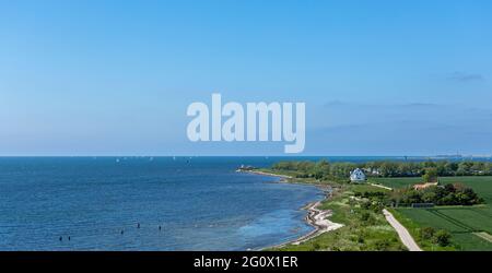 Côte sud avec phare Struhkamphuk, île de Fehmarn, Schleswig-Holstein, Allemagne Banque D'Images