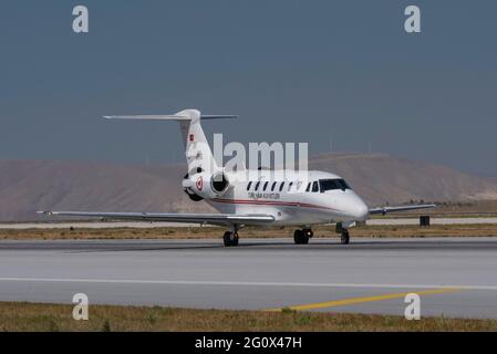 KONYA, TURQUIE - le 26 juin 2019 : de l'air turque Cessna Citation 650 VII (CN) 650-7024 taxi à l''aéroport de Konya lors d'Anatolian Eagle Air Force exercer Banque D'Images