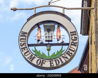 Panneau du musée d'Édimbourg, The Royal Mile, Édimbourg, Écosse, Royaume-Uni. Banque D'Images