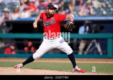 CLEVELAND, OH - 31 MAI : Bryan Shaw (27) des Cleveland Indians présente un match contre le Chicago White Sox au progressive Field le 31 mai 2 Banque D'Images