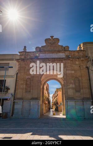 Vue de Porta Nuova à Marsala, Trapani, Sicile, Italie, Europe Banque D'Images