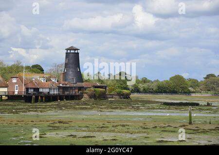 Le célèbre monument historique de la scierie de Langstone, en bordure du port de Langstone, Havant, Hampshire, Angleterre, Royaume-Uni Banque D'Images