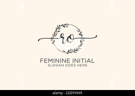 RO beauté monogramme et élégant logo design écriture logo de la signature initiale, mariage, mode, floral et botanique avec modèle créatif. Illustration de Vecteur